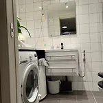 Large With Balcony - Downtown - Nearby Scandic Business Center Bus Stop Homestay szállás *