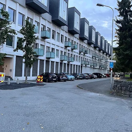 Homestay Large With Balcony - Heisenberg