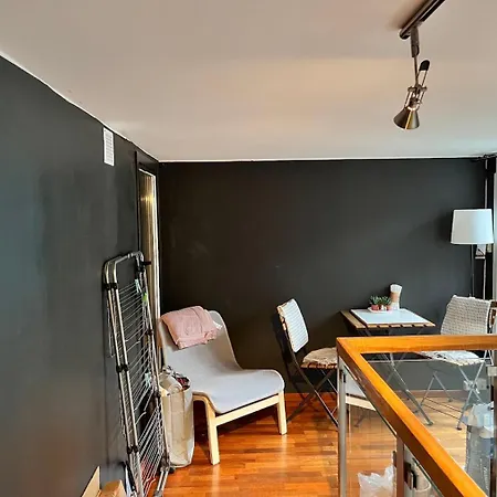 Large With Balcony In Two-storey - Nearby Scandic Business Center Bus Stop