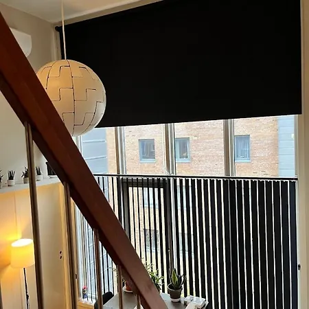 Large With Balcony In Two-storey - Nearby Scandic Business Center Bus Stop *