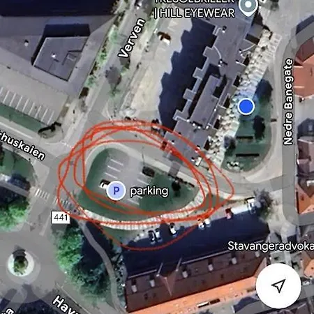 Large & Balcony - Heisen's - Nearby Pulpit Rock Tours Bus Stop *