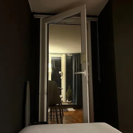 Large With Balcony - Downtown - Nearby Scandic Business Center Bus Stop 斯塔万格