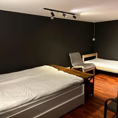 Large With Balcony - Downtown - Nearby Scandic Business Center Bus Stop 民宿