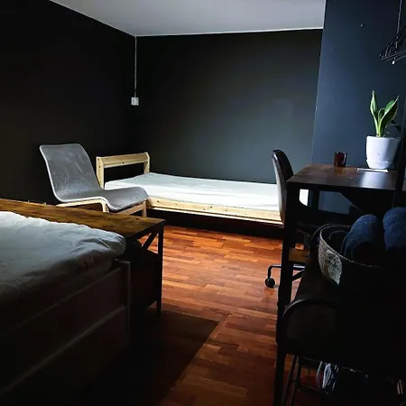 民宿 Large With Balcony - Downtown - Nearby Scandic Business Center Bus Stop *