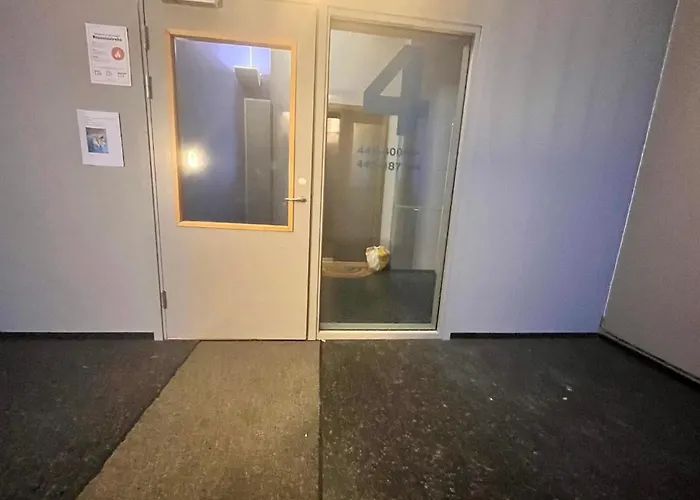 Large With Balcony - Downtown - Nearby Scandic Business Center Bus Stop *