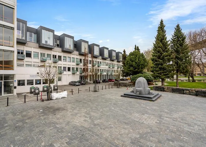 Large With Balcony - Downtown - Nearby Scandic Business Center Bus Stop 斯塔万格