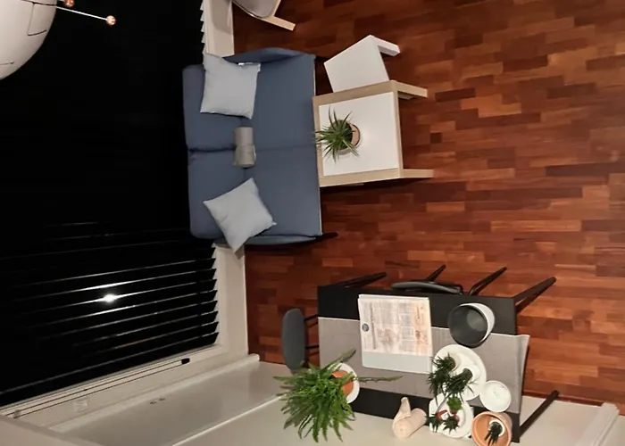 Large With Balcony - Downtown - Nearby Scandic Business Center Bus Stop * 斯塔万格