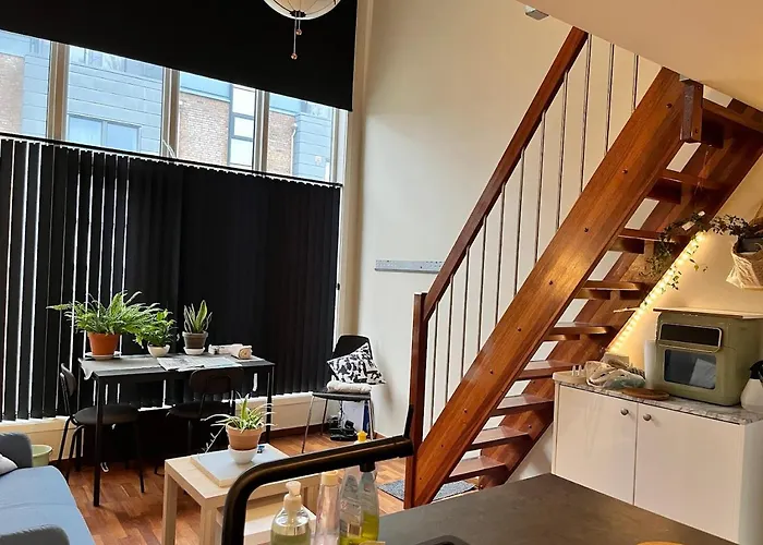 Large With Balcony - Downtown - Nearby Scandic Business Center Bus Stop * 斯塔万格