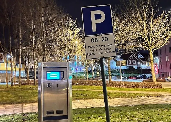 Large With Balcony - Downtown - Nearby Scandic Business Center Bus Stop 民宿 *