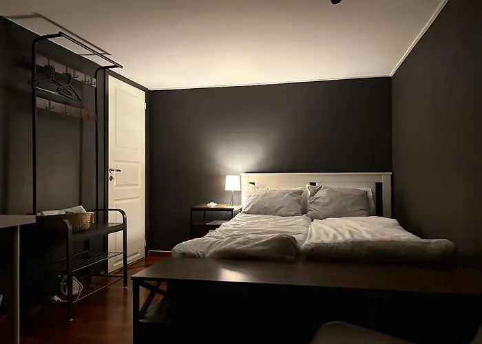 Large With Balcony - Downtown - Nearby Scandic Business Center Bus Stop *