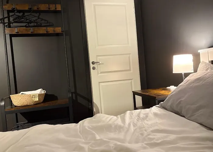 Large With Balcony - Downtown - Nearby Scandic Business Center Bus Stop 斯塔万格