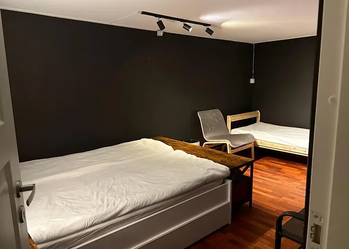 Large With Balcony - Downtown - Nearby Scandic Business Center Bus Stop 民宿