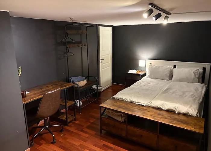 Large With Balcony - Downtown - Nearby Scandic Business Center Bus Stop 民宿 斯塔万格